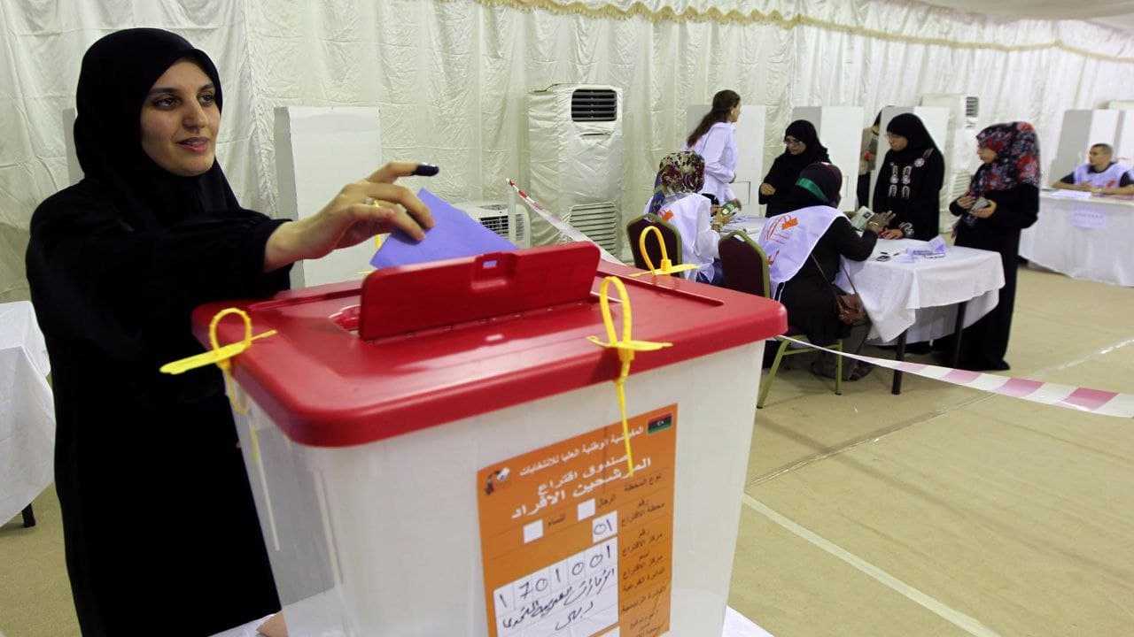 العقد الأسود