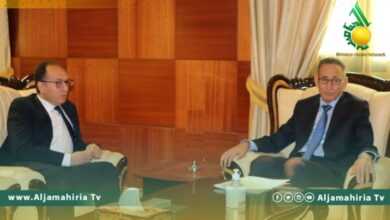 وزير الاقتصاد والسفير التونسي