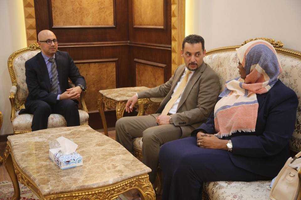 وزيرة الثقافة