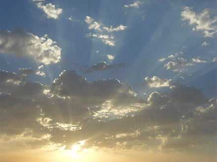 الأرصاد الجوية تتوقع ارتفاعًا طفيفًا