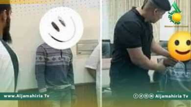 كاميروني يستخدم الدين