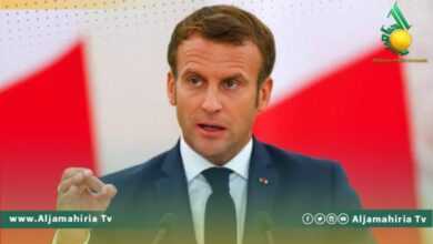 قذفهم بالقنابل والصواريخ