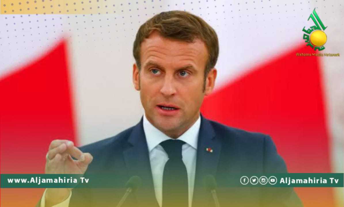 قذفهم بالقنابل والصواريخ