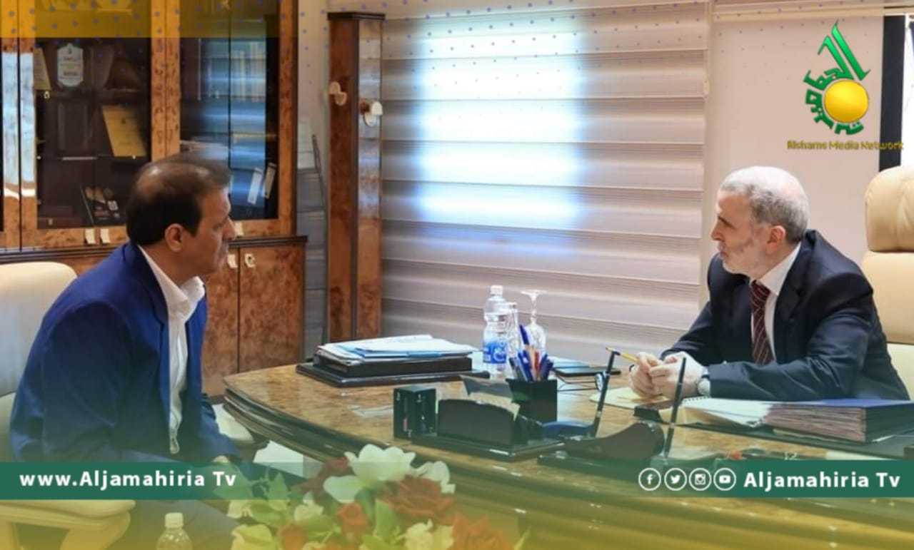 يجتمع بمدير فرع مؤسسة النفط