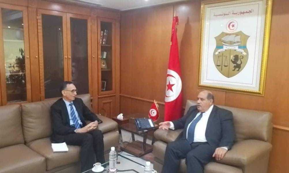 الحويج يبحث مع نظيره التونسي