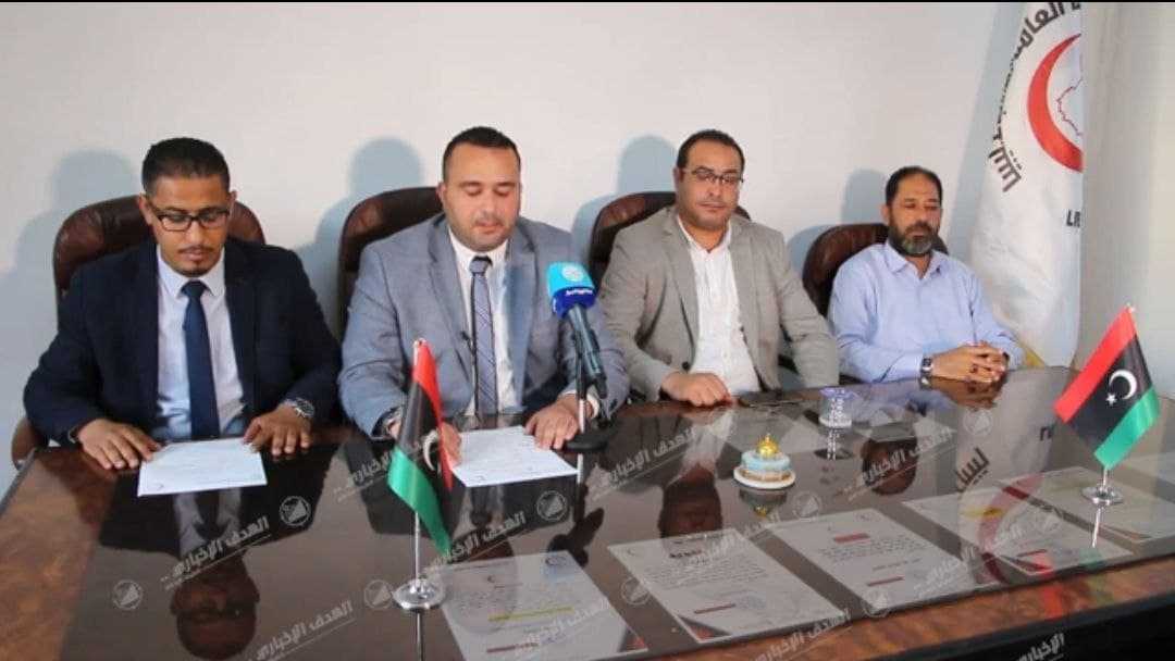 الأطباء و المهن الطبية المساعدة