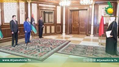 رئيس المجلس الرئاسي يتسلم أوراق اعتماد