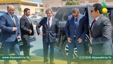 عدد من وزراء حكومة الوحدة في زيارة