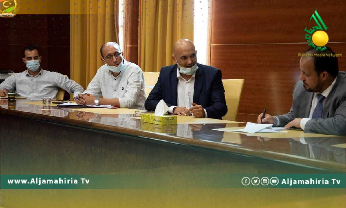 وزير الصحة يناقش وضع المرافق الصحية