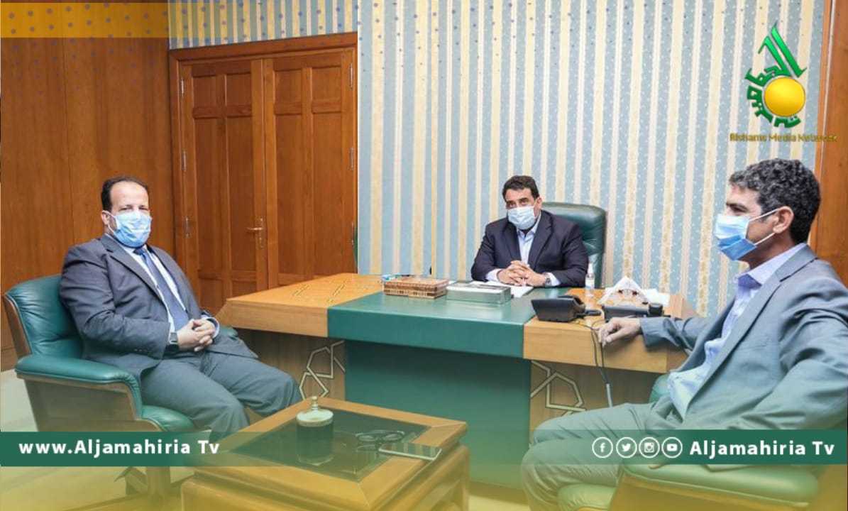 المنفي يلتقي وزير الصحة