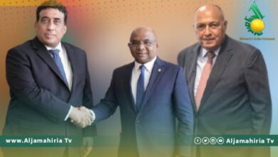 المنفي وشكري