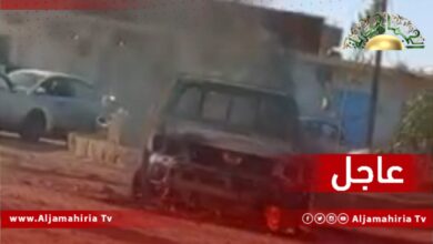 عاجل| مواطنون يشعلون النيران في مركبة تابعة لقوات الكرامة في سبها