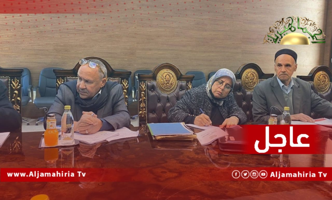 عاجل| مصادر إعلامية: اجتماع في بنغازي بين لجنة خارطة الطريق البرلمانية مع أعضاء من هيئة صياغة الدستور