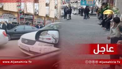 عاجل// تجمع عدد كبير من المواطنين أمام مصرف الادخار بطرابلس للحصول على القروض التي وعد بها الدبيبة والمصرف يغلق أبوابه.