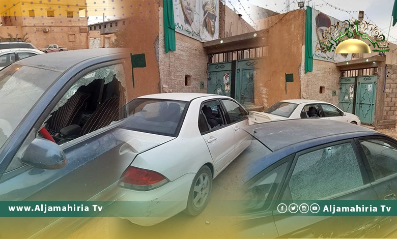 لترويع أنصار النظام الجماهيري.. مسلحون يطلقون النار صوب منزل الأستاذ عيسي الحضيرى بسبها