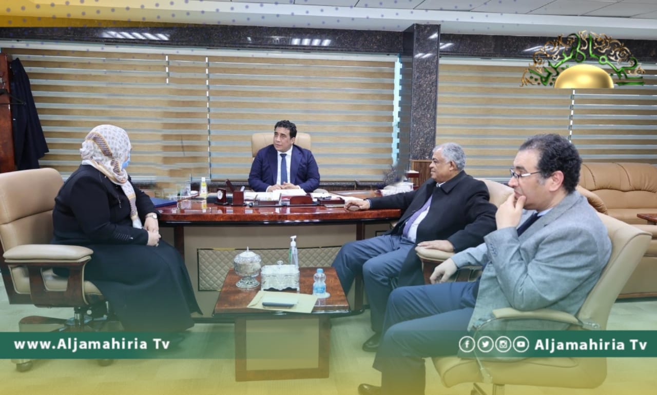 المنفي يبحث حل مشكلات السجناء سعيا للمصالحة