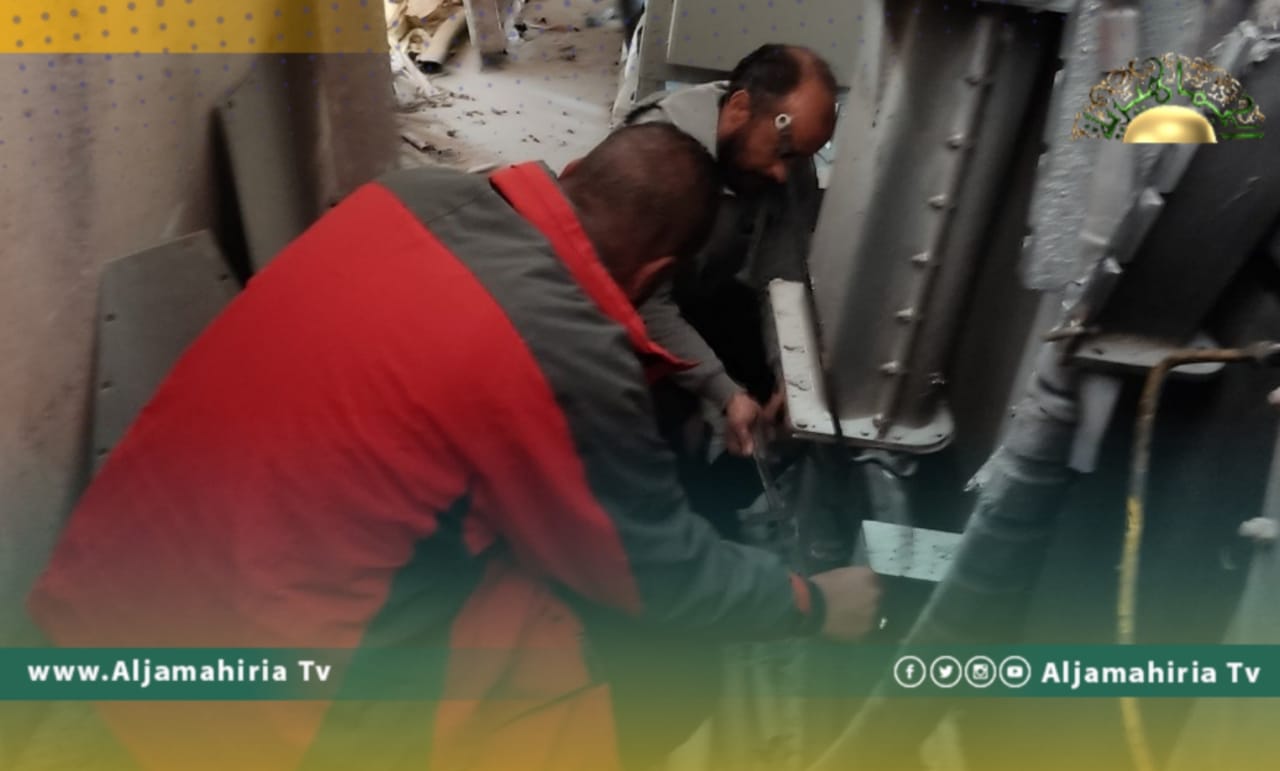 تغيير محطة كهرباء معهد طرابلس بعد انفجار أحد خلاياها