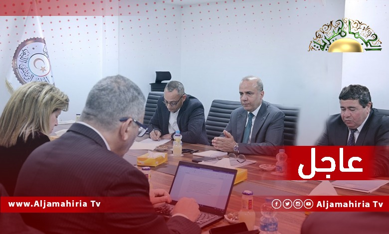 عاجل// المجلس الرئاسي يلتقي وليامز ويناقش معها مبادرتها بتشكيل لجنة لوضع قاعدة دستورية لاجراء الانتخابات