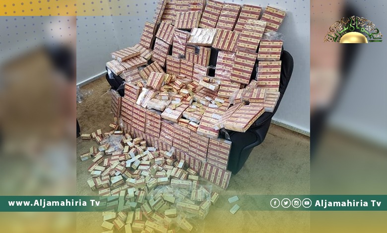 القبض على شخص بحوزته 87000 قرصًا مخدرًا بطبرق