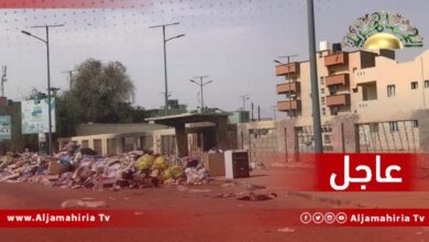 عاجل// صورًا تظهر شوارع سبها مليئة بالقمامة بعد إضراب عمال النظافة عن العمل لتأخر رواتبهم لشهور