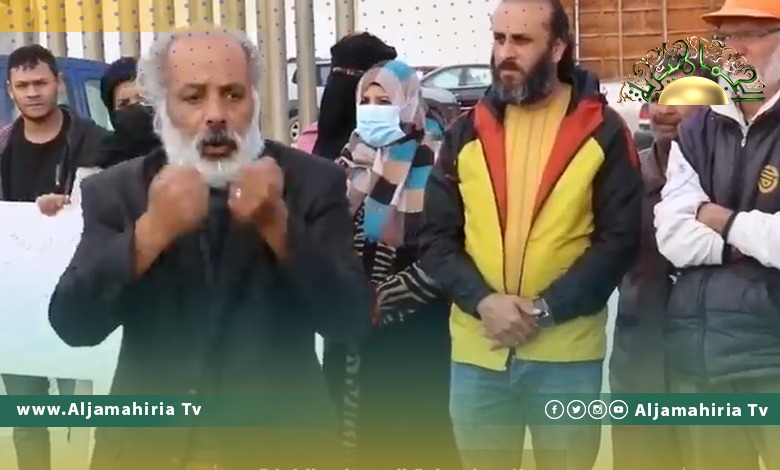 إثر وقفة احتجاجية الأسبوع الماضي.. العاملون بالشركة العامة لخدمات المراكز الإدارية يطالبون برواتبهم المتأخرة