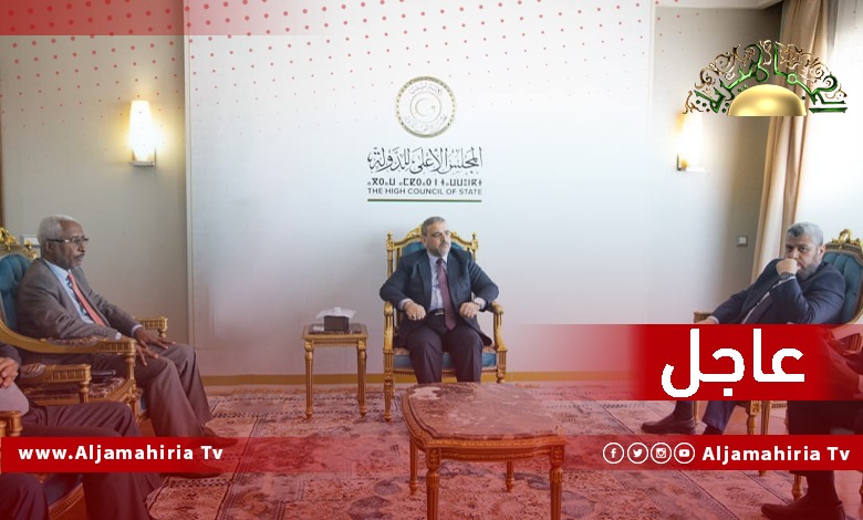 عاجل// لقاء الإخواني خالد المشري بلجنة اعداد القاعدة الدستورية تمحور حول مناقشة الخطوط العريضة التي ينبغي التركيز عليها عند لقاء اللجنة الأخرى