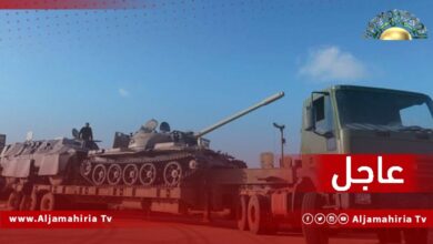 عاجل// إغلاق الطريق الساحلي وتمركزات عسكرية مدججة بالأسلحة الثقيلة والدبابات منتشرة على طول الطريق من مدينة الزاوية وصولا لبوابة ال١٧