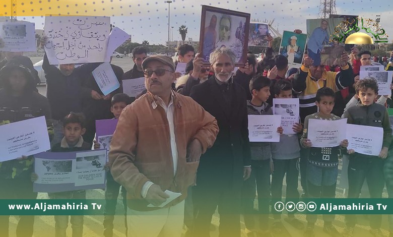 وقفة احتجاجية لأهالي سرت للمطالبة بالانتخابات والتنديد بـ "الناتو"