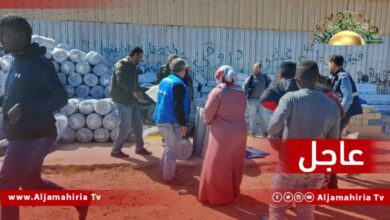 عاجل| مفوضية اللاجئين تتصدق على 1000 شخص من نازحي تاورغاء في بنغازي بأغطية وملابس