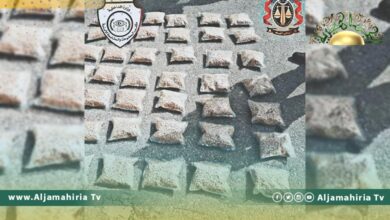 ضبط 7 أشخاص قائمين على بيع المخدرات بعد ضبط شحنة في ميناء مصراته