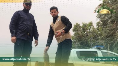 جمع عدد من القذائف ومخلفات الحرب من مناطق متفرقة بطرابلس