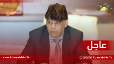 النائب العام يأمر بحبس عميد بلدية العواتة "جنوب طرابلس" والمراقب المالي بعد اعترافهما بسرقة مخصصات النازحين وإعادة جزء من المبلغ المُختلس