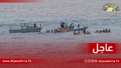 المصادر : نقطة حرس السواحل بمصفاة الزاوية نفذت أمر القبض ووكيل النيابة اتجه لمعاينة الناقلة واستجواب طاقمها .