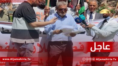 عاجل// اتحاد عمال ليبيا ونقابة النفط: نرفض التخريب المتعمد لخطوط نقل النفط وسيطرة أفراد على بعض الحقول النفطية لتحقيق مكاسب سياسية وجهوية