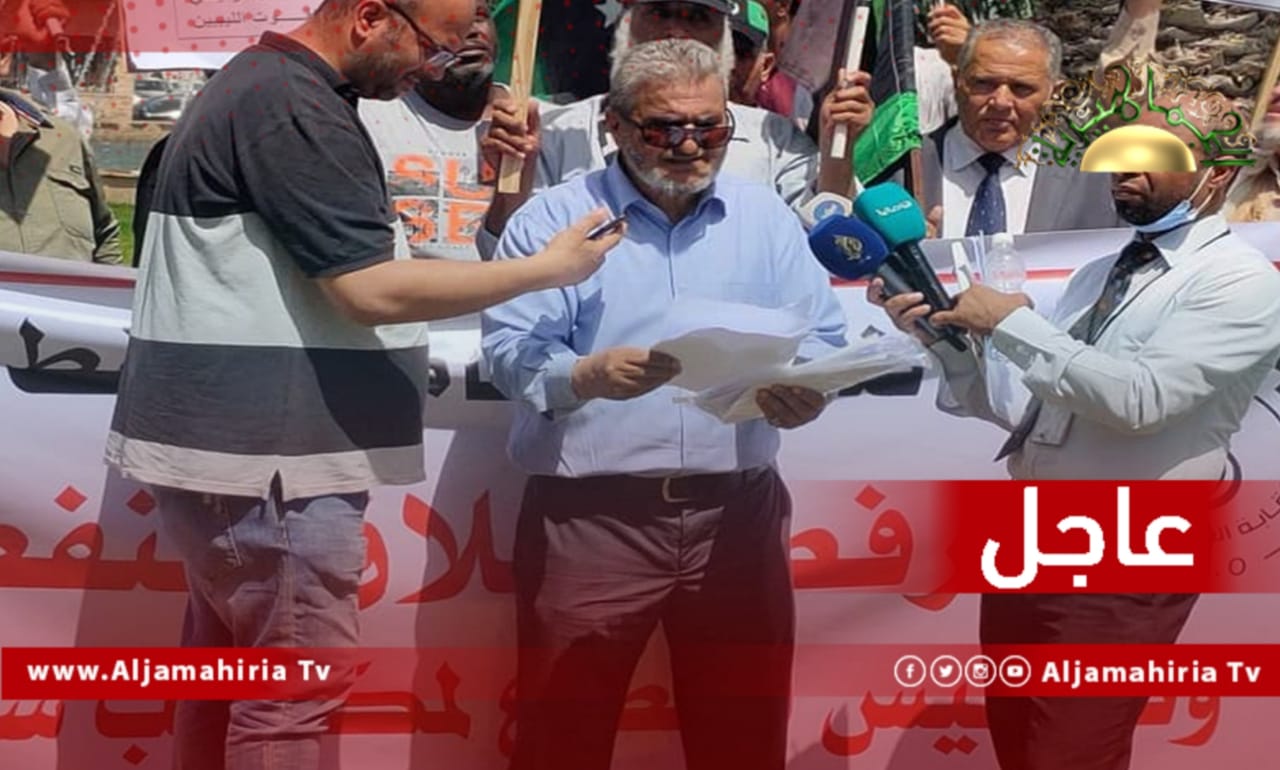 عاجل// اتحاد عمال ليبيا ونقابة النفط: نرفض التخريب المتعمد لخطوط نقل النفط وسيطرة أفراد على بعض الحقول النفطية لتحقيق مكاسب سياسية وجهوية