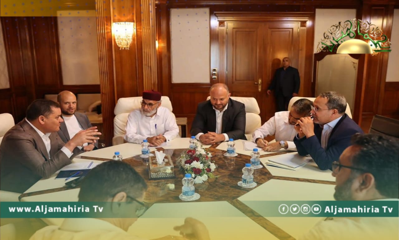 الدبيبة يلتقي عدد من مهجري بنغازي.. ويصدر هذه التعليمات