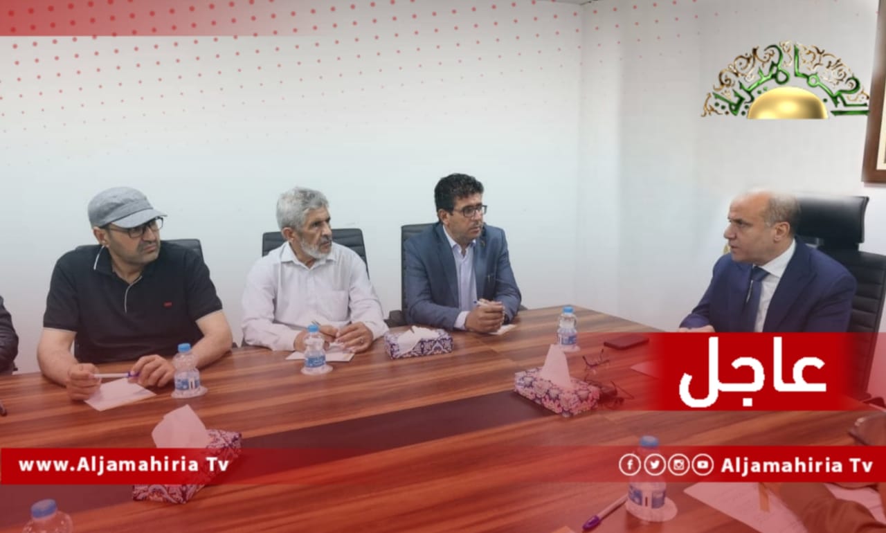 عاجل// النائب بالمجلس الرئاسي عبد الله اللافي يلتقي ممثلي الحراك الداعم للانتخابات ويضم عمداء بلديات ومشايخ وأعيان ومؤسسات المجتمع المدني