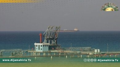 معتصمون يجبرون المراقبين في مينائي السدرة ورأس لانوف على الإغلاق