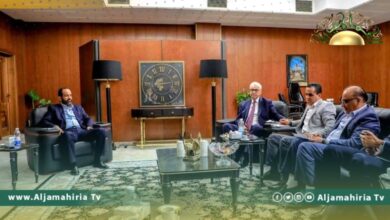 أعلنت الحكومة المرتقبة برئاسة فتحي باشاغا الشروع في ممارسة عملها من مقرها بمدينة سرت من اليوم الثلاثاء.