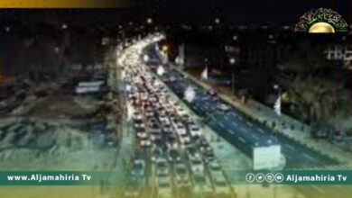 طائرة بدون طيار تحلق في سماء عين زارة