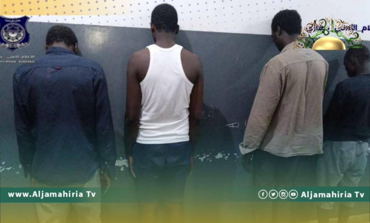 بنغازي: ضبط أربعة سودانيين يقومون ببيع الخمور داخل "بوهديمة"
