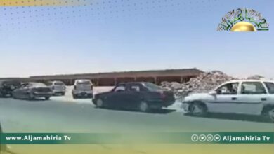 طوابير طويلة تمتد بالكيلومترات في إجدابيا أمام المحطات للحصول على الوقود