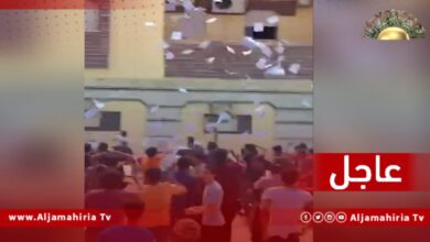 اقتحام مقر ديوان مجلس النواب والعبث بالمستندات بالمكاتب الإدارية وبعثرتها أمام مقر المجلس.