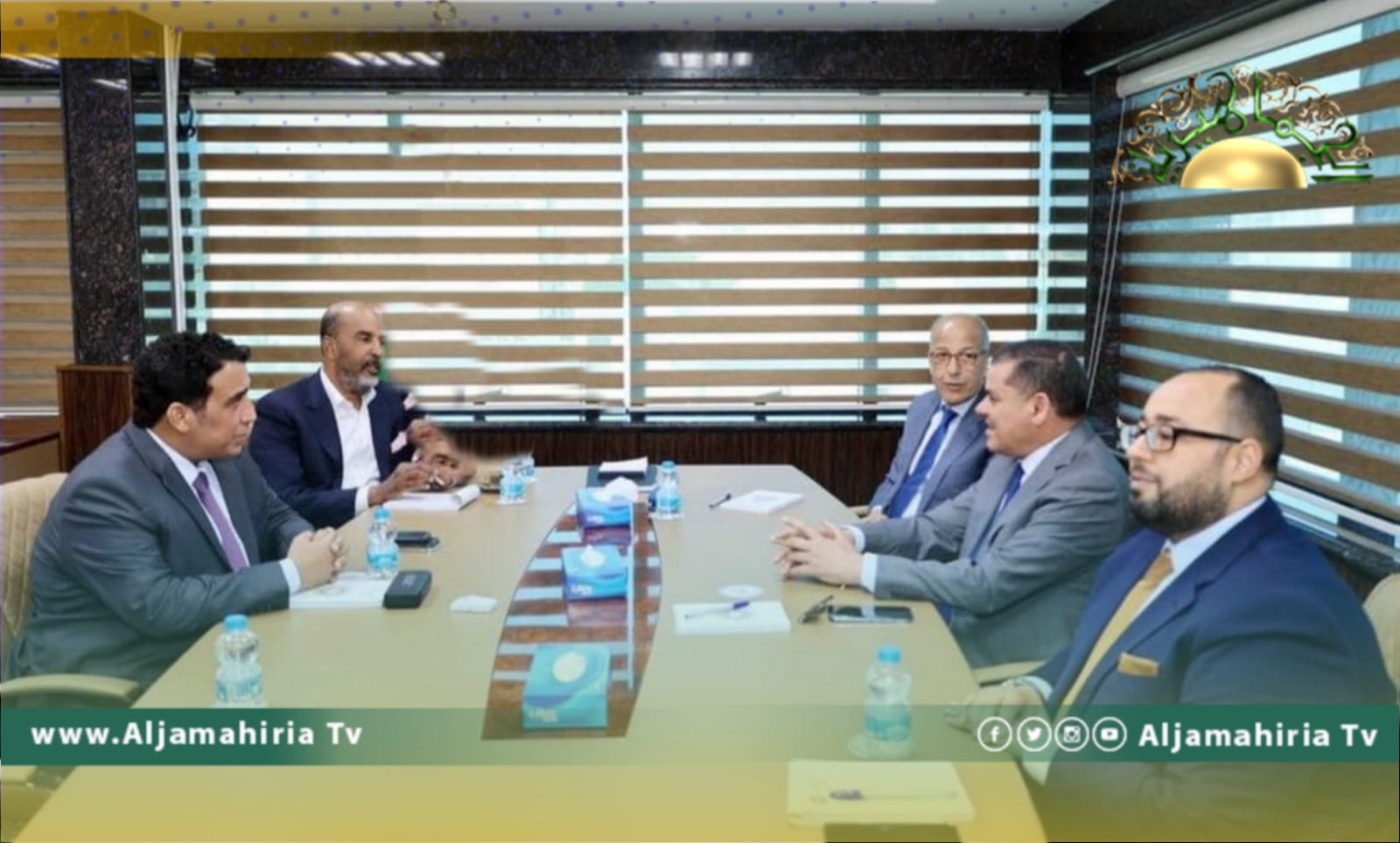 الرئاسي يبحث مع حكومة الوحدة المؤقتة جهود ضمان الاستقرار المالي والنقدي للدولة