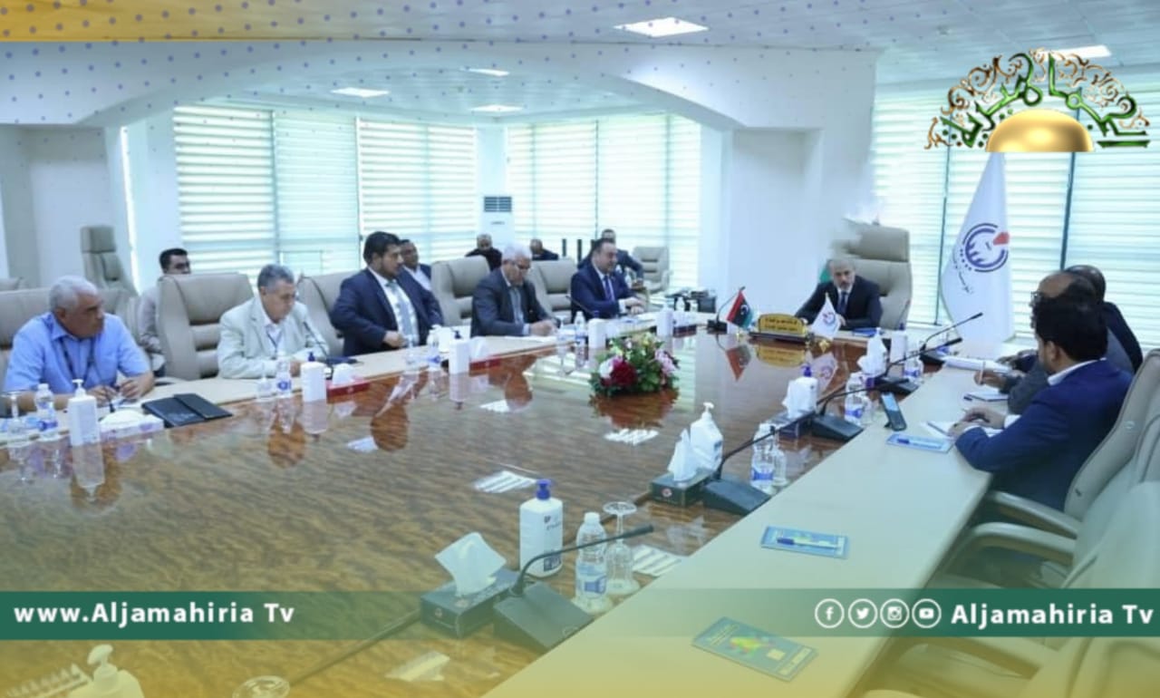 النفط تبحث استمرار تزويد محطات الكهرباء بالغاز وتردٍ عام يضرب البلاد