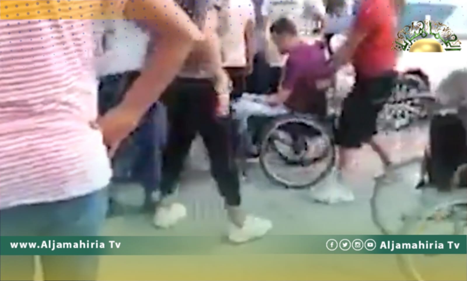 تعرض متظاهرين من ذوي الإعاقة للضرب أمام صندوق التضامن الاجتماعي بطرابلس