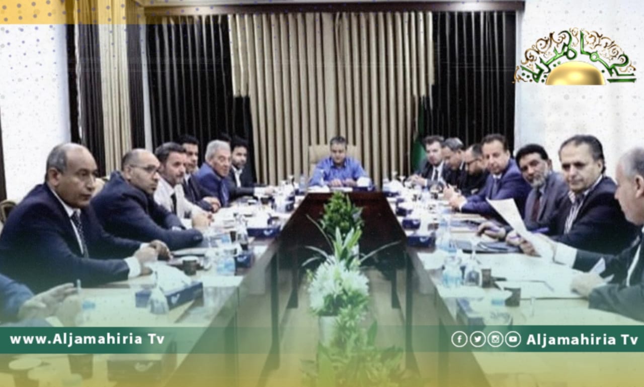 انعقاد لجنة متابعة ميزانية النفط الاستثنائية في مقر حكومة الوحدة