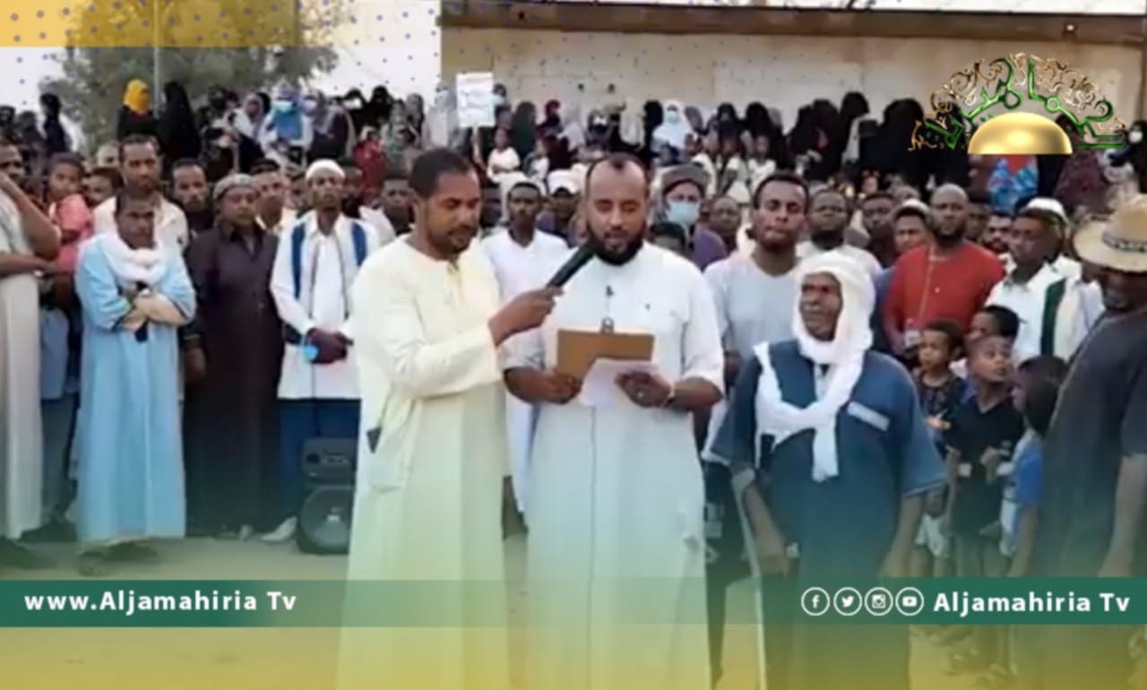 أهالي وادي عتبة يتضامنون مع بنت بيه ويهددون بإغلاق حقل الفيل