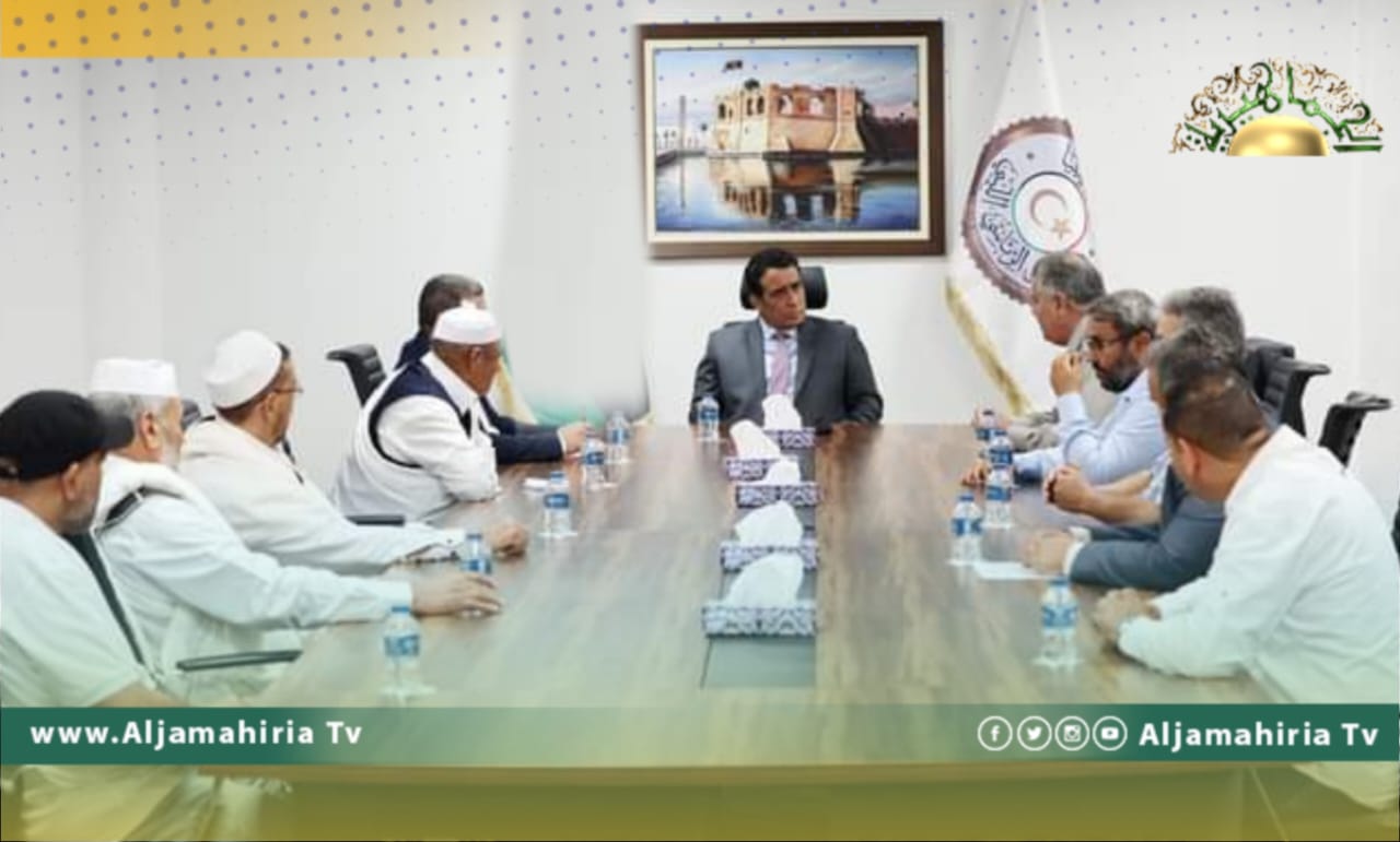 المنفي يلتقي لجنة أعيان المصالحة وأعضاء المجتمع المدني ببلدية غريان 