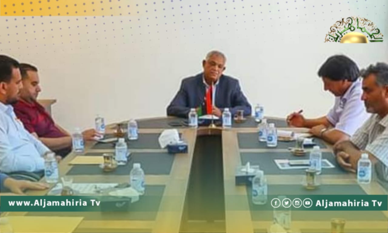 القطراني يبحث مع عمداء بلديات المنطقة الشرقية أزمة نقص المياه
